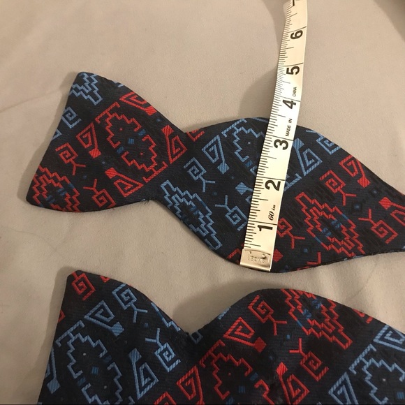 Adjustable bow tie - Picture 4 of 7